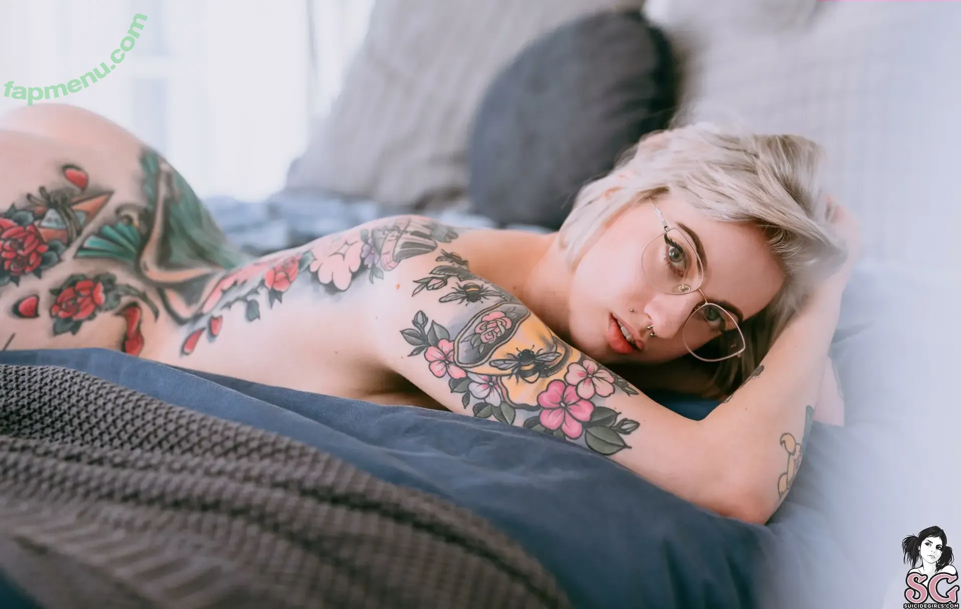 Buttonz nude photo #0026 (Buttonz)
