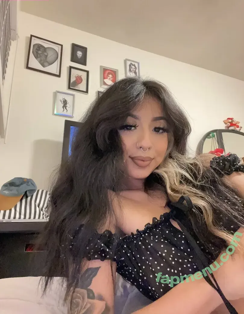 Buzzzbombb nude photo #0004 (buzzbombb)