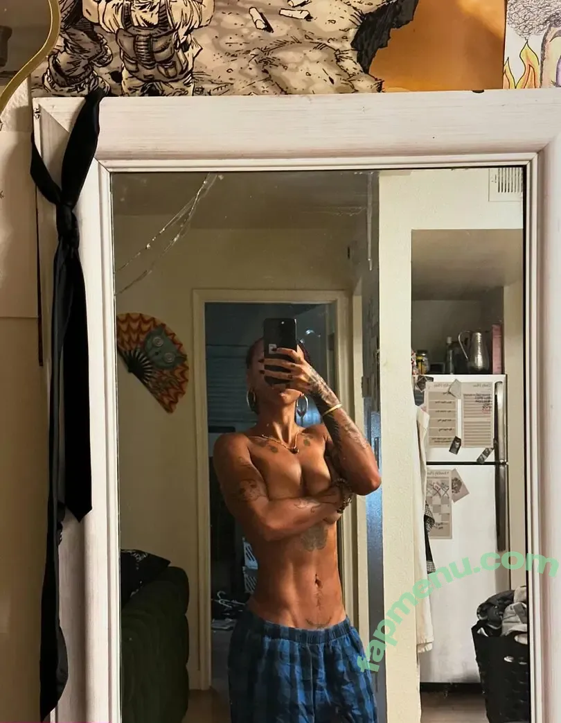 C00lghoul nude photo #0037 (theycallmeobsessed)