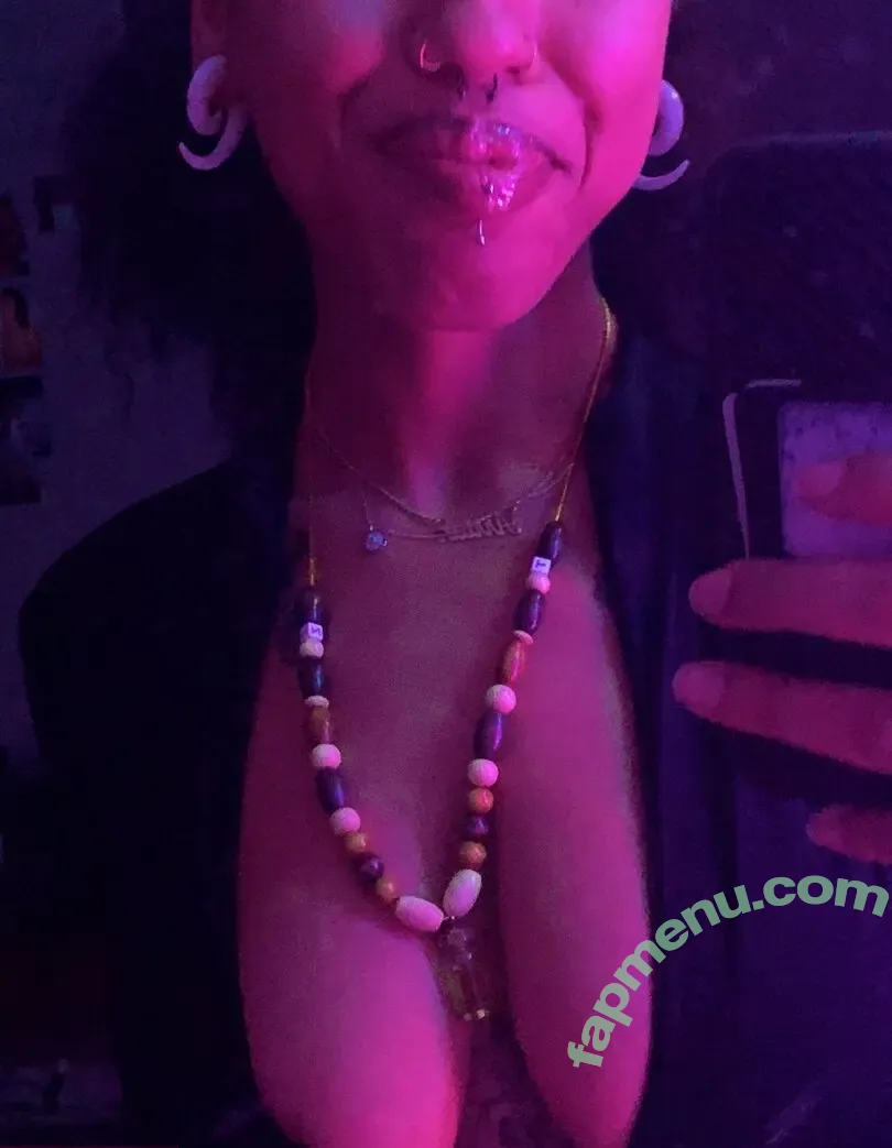 C00lghoul nude photo #0053 (theycallmeobsessed)