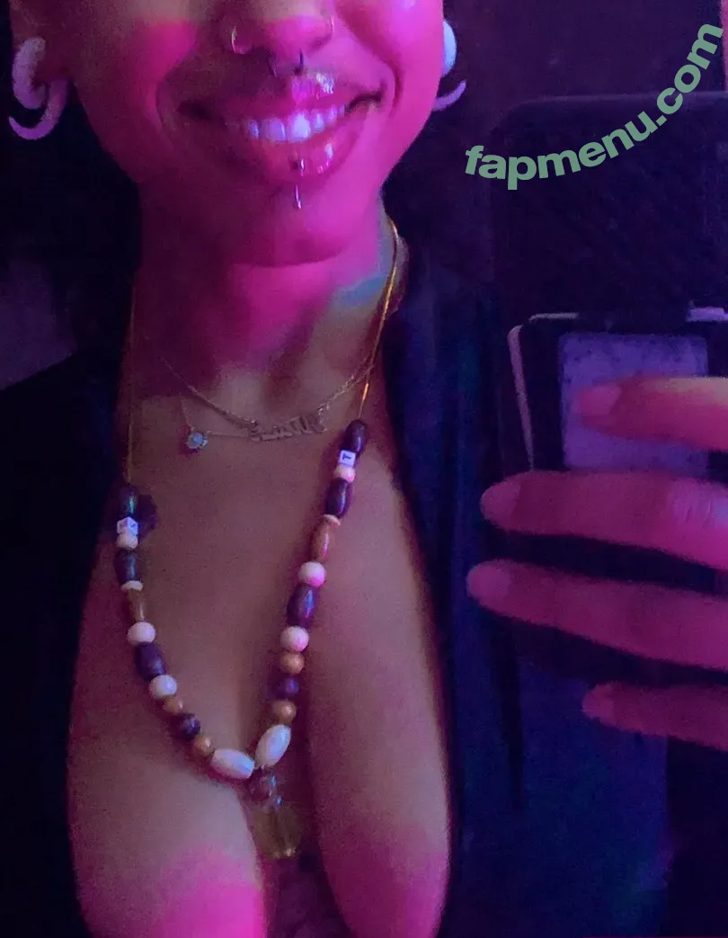 C00lghoul nude photo #0054 (theycallmeobsessed)