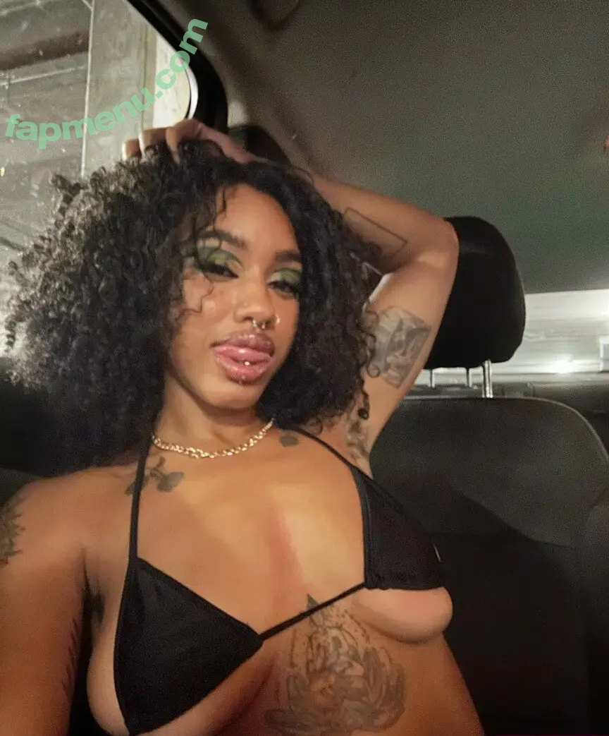 C00lghoul nude photo #0064 (theycallmeobsessed)