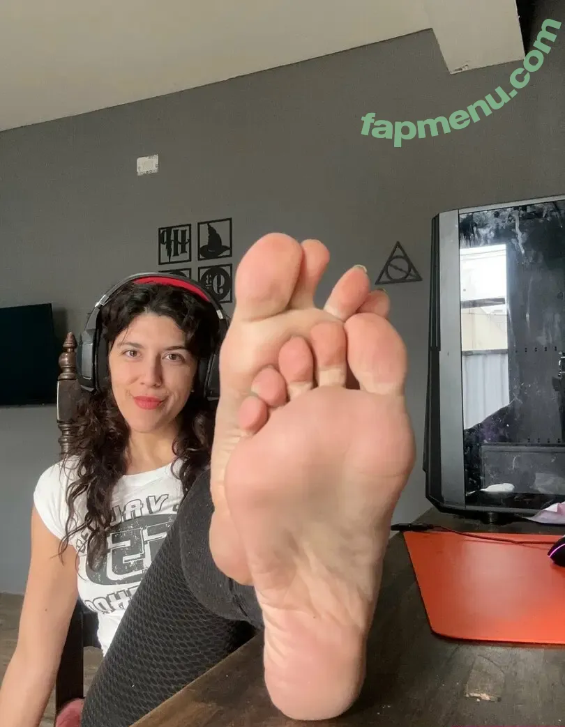 caandymoore nude photo #0004 (caandymoreno)
