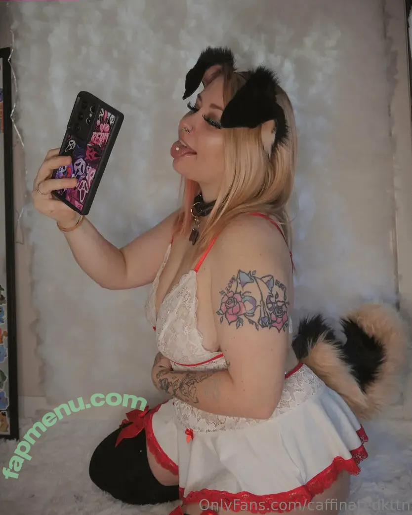 caffinatedkttn nude photo #0061 (caffinatedartistcat)