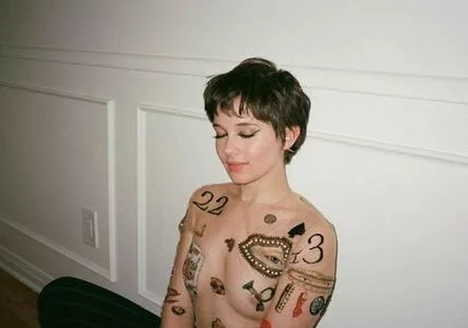 Cailee Spaeny / caileespaeny nude photo #0057