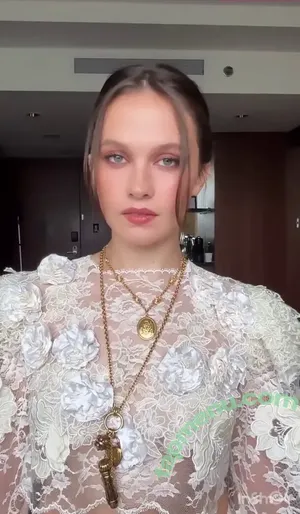 Cailee Spaeny / caileespaeny nude photo #0943