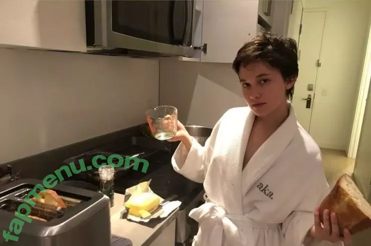 Cailee Spaeny nude photo #0002 (caileespaeny)