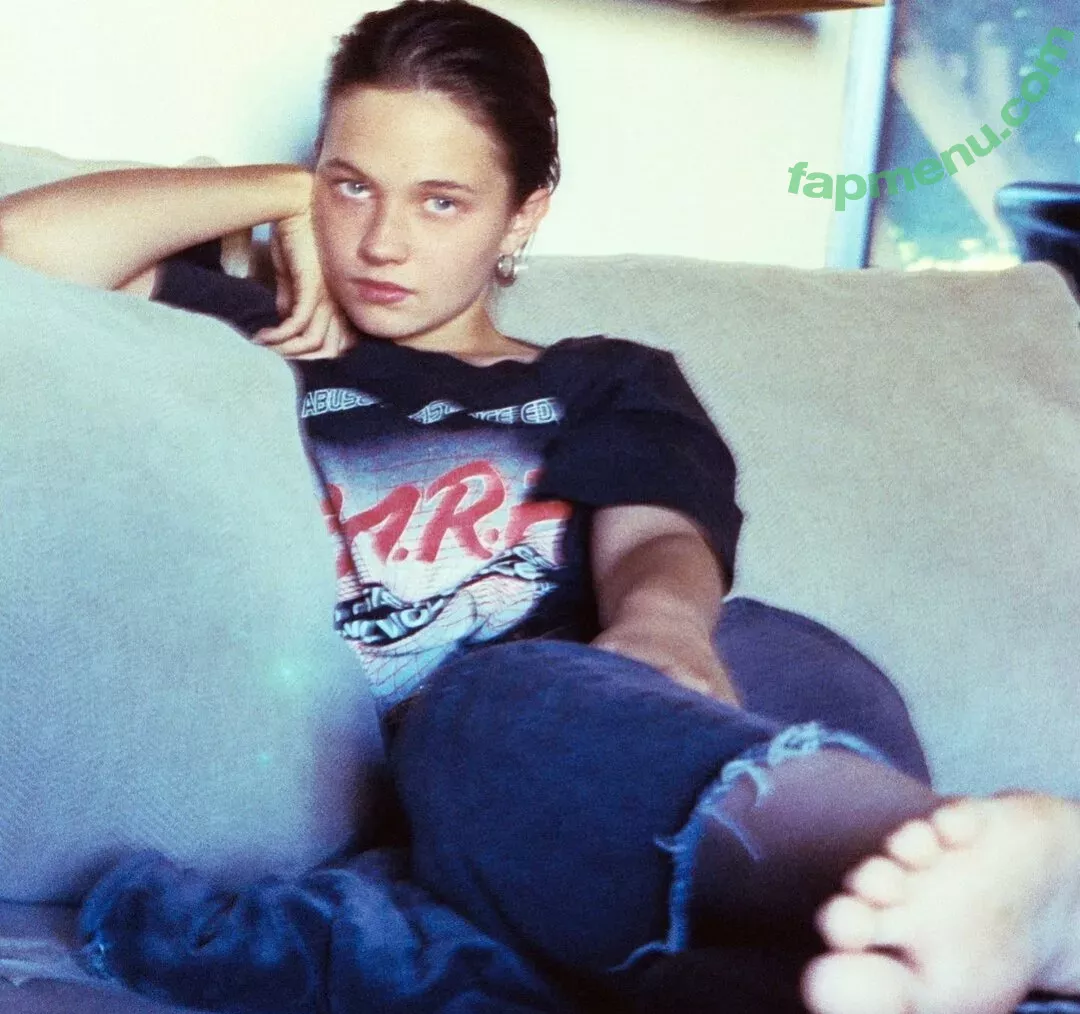 Cailee Spaeny nude photo #0004 (caileespaeny)