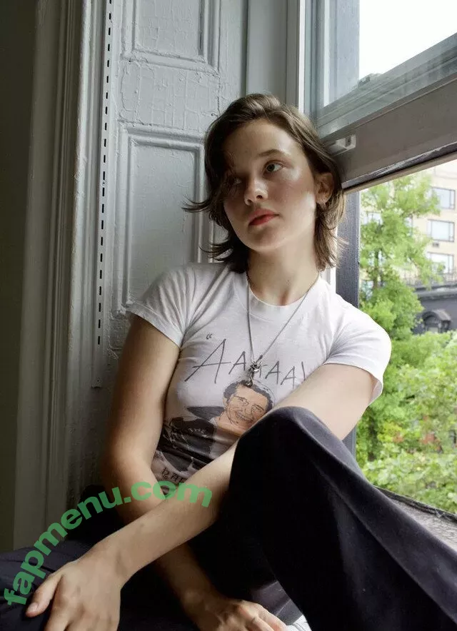 Cailee Spaeny nude photo #0122 (caileespaeny)