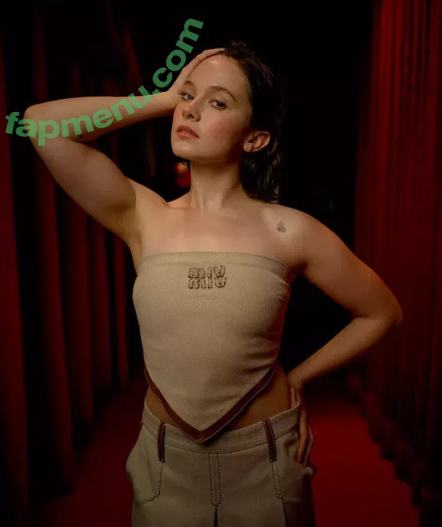Cailee Spaeny nude photo #0125 (caileespaeny)