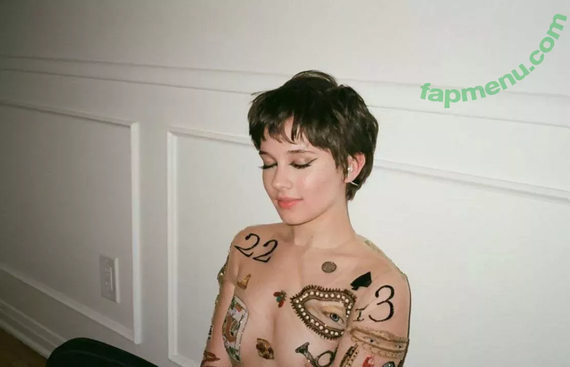 Cailee Spaeny nude photo #0131 (caileespaeny)