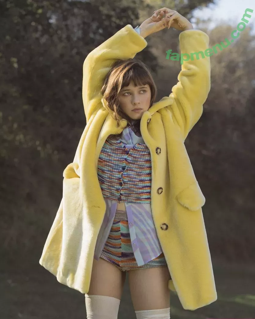 Cailee Spaeny nude photo #0136 (caileespaeny)