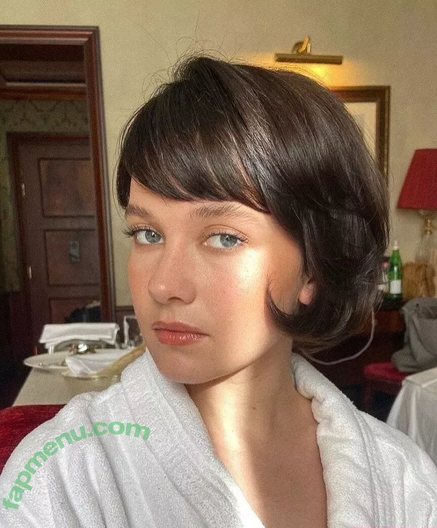 Cailee Spaeny nude photo #0158 (caileespaeny)