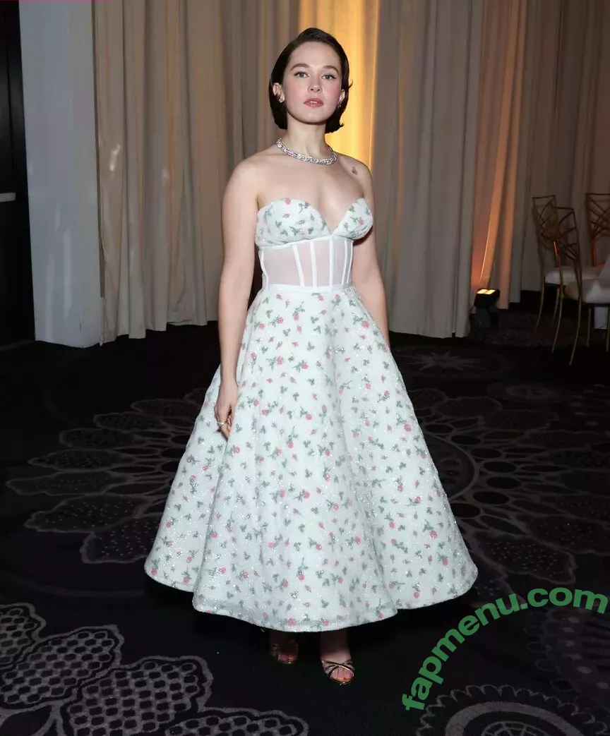 Cailee Spaeny nude photo #0209 (caileespaeny)
