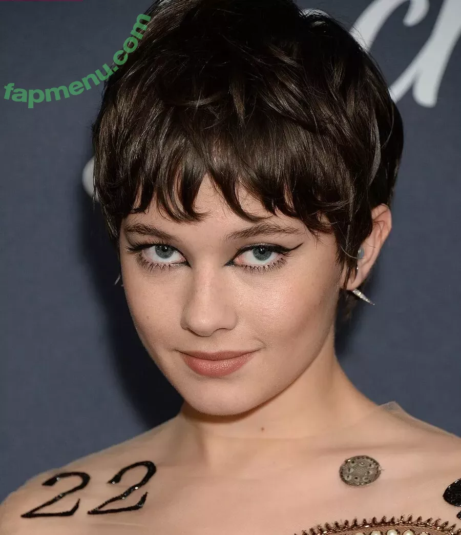 Cailee Spaeny nude photo #0272 (caileespaeny)