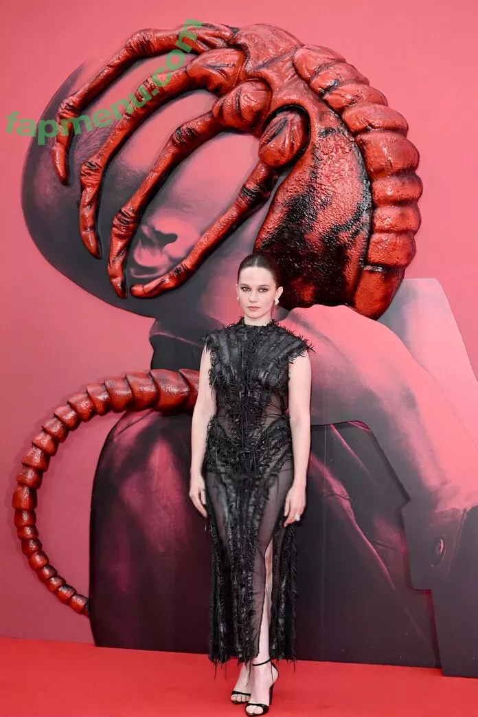 Cailee Spaeny nude photo #0288 (caileespaeny)