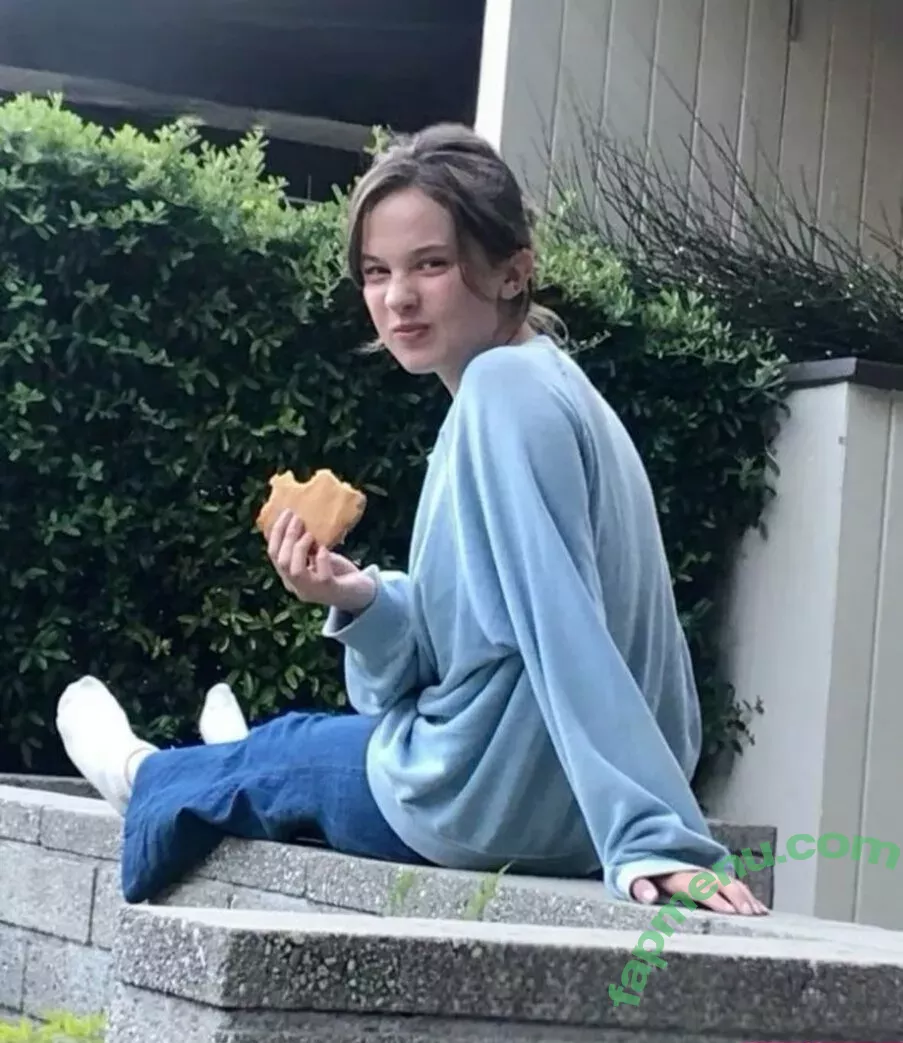 Cailee Spaeny nude photo #0355 (caileespaeny)