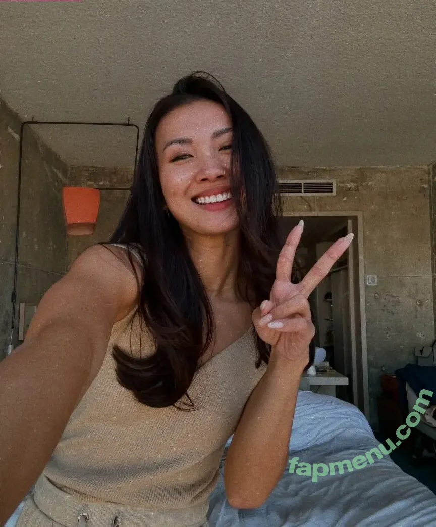 Caitanya Tan nude photo #0013 (caitofalltraits)