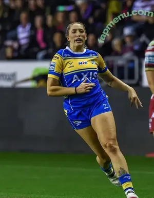 Caitlin Beevers / CaitlinBeevers1 / caitb.1 nude photo #0210