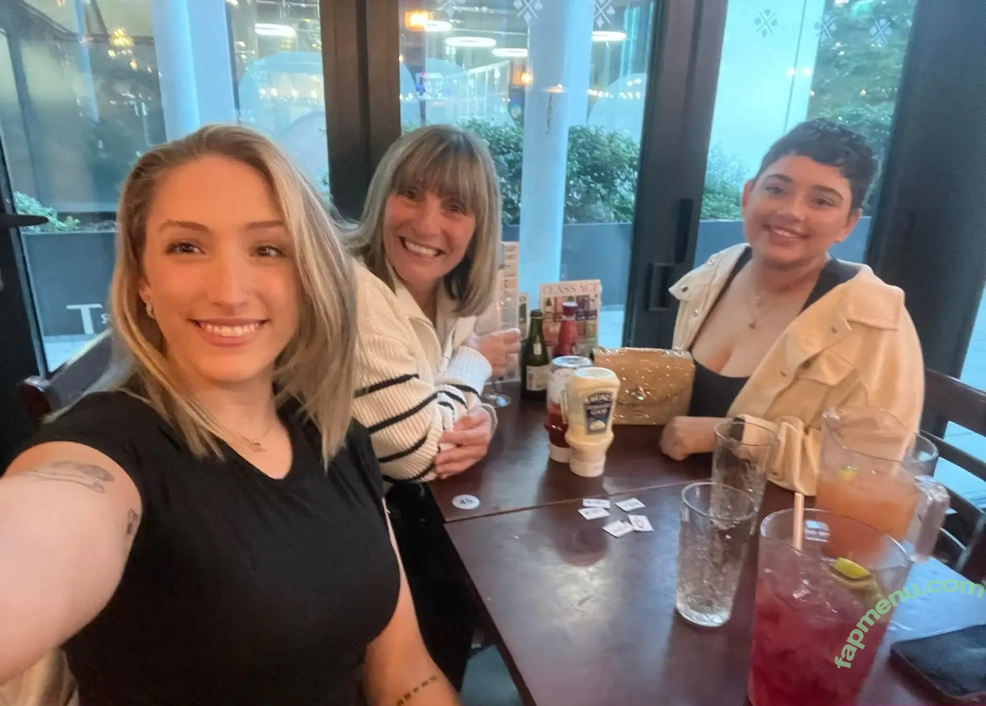 Caitlin Beevers nude photo #0209 (CaitlinBeevers1 / caitb.1)