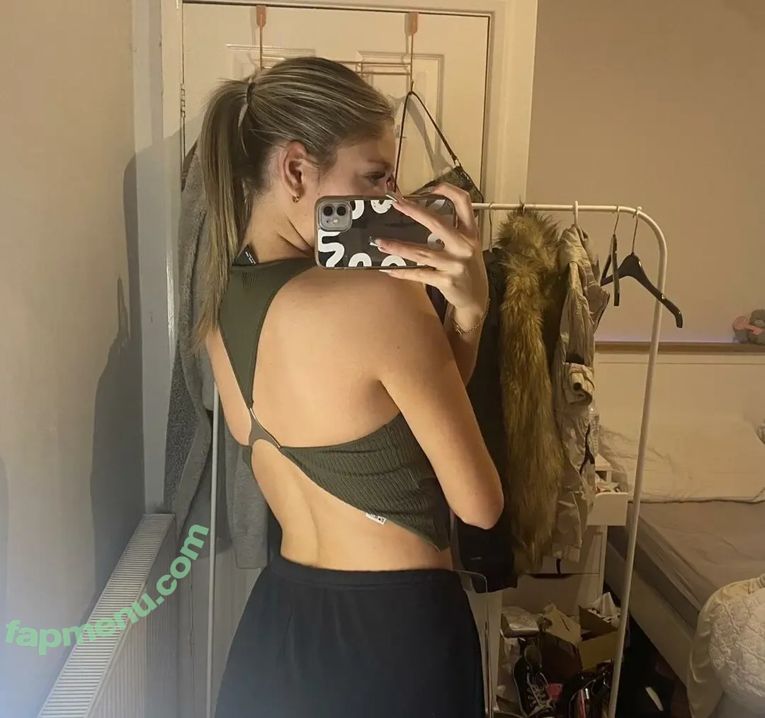 Caitlin Etchells nude photo #0041 (caitlinetchells)