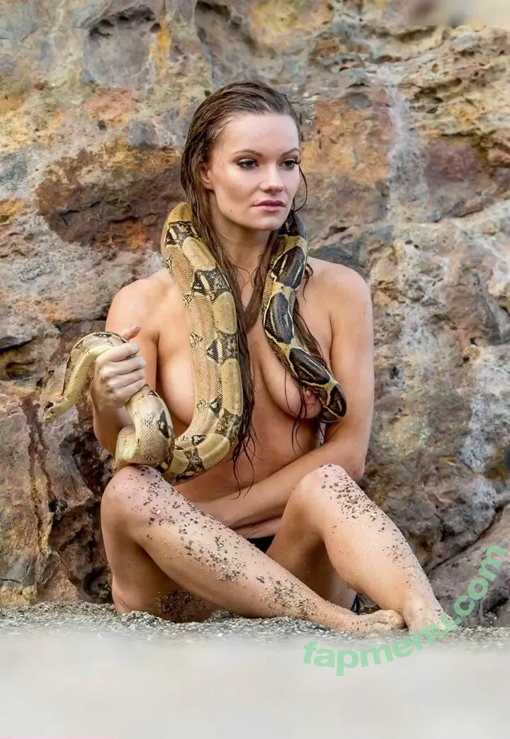 Caitlin O'Connor nude photo #0041 (Caitlin O'Connor)