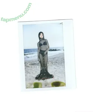 caitlyn.park / Moscot girl nude photo #0011