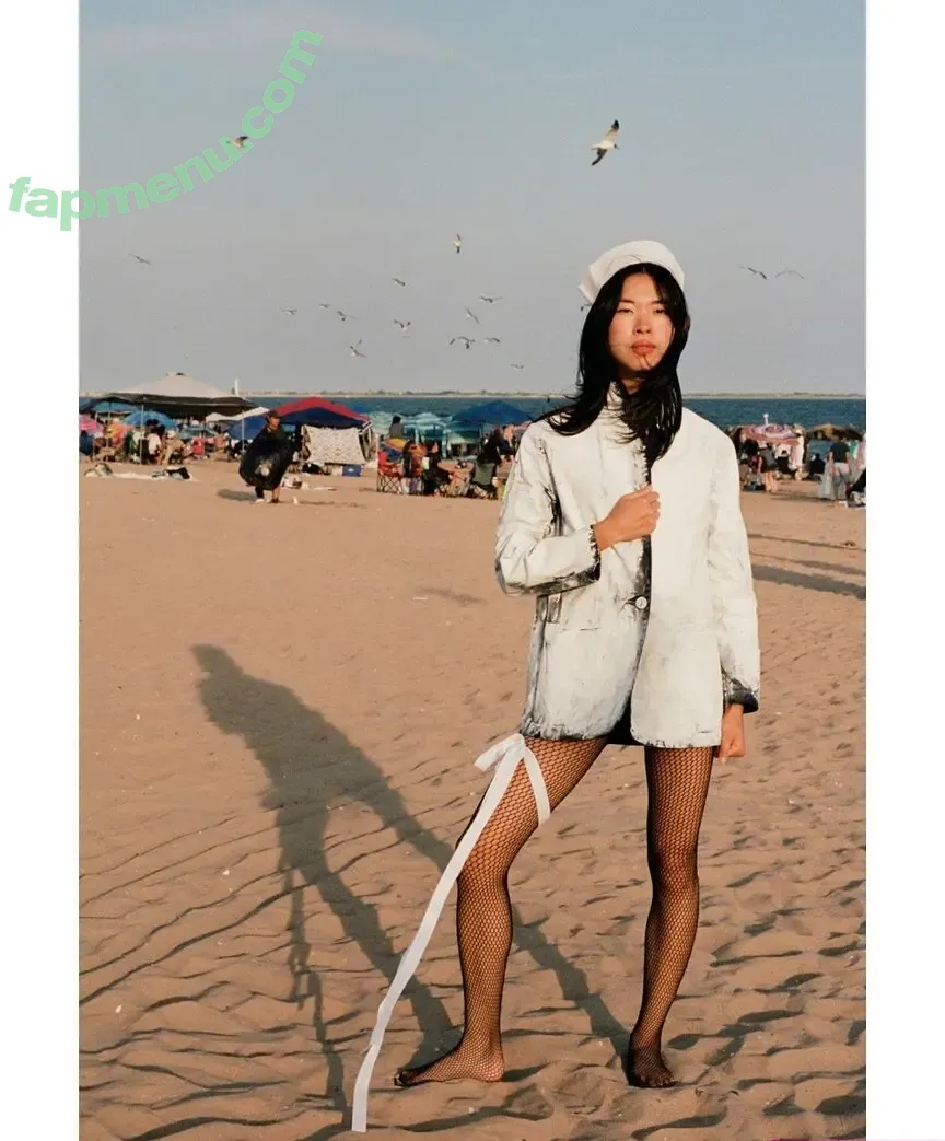 caitlyn.park nude photo #0006 (Moscot girl)