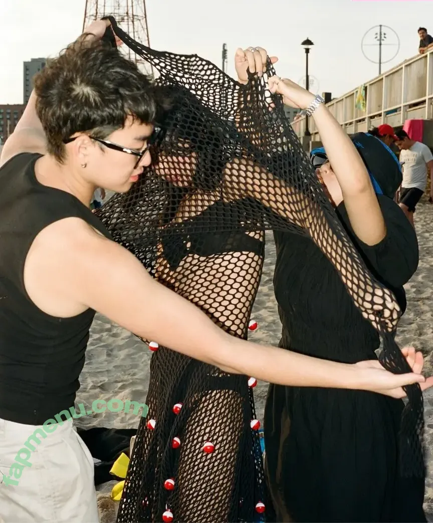 caitlyn.park nude photo #0007 (Moscot girl)