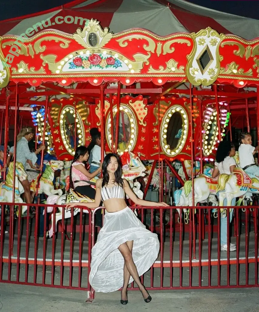 caitlyn.park nude photo #0008 (Moscot girl)