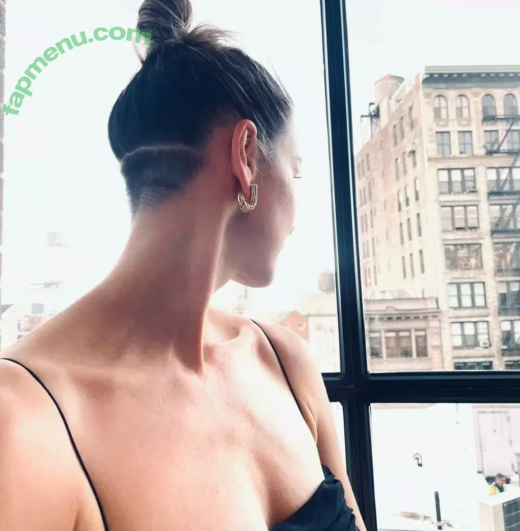 Caitriona Balfe nude photo #0011 (caitrionabalfe)