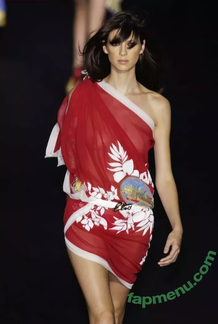 Caitriona Balfe nude photo #0057 (caitrionabalfe)