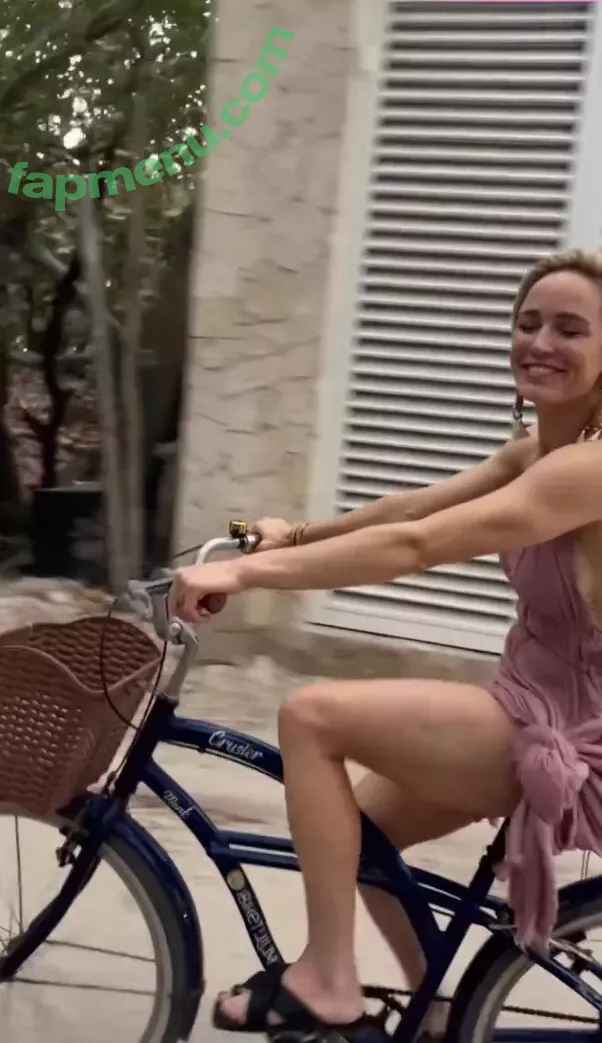 Caity Lotz nude photo #0071 (caitylotz)