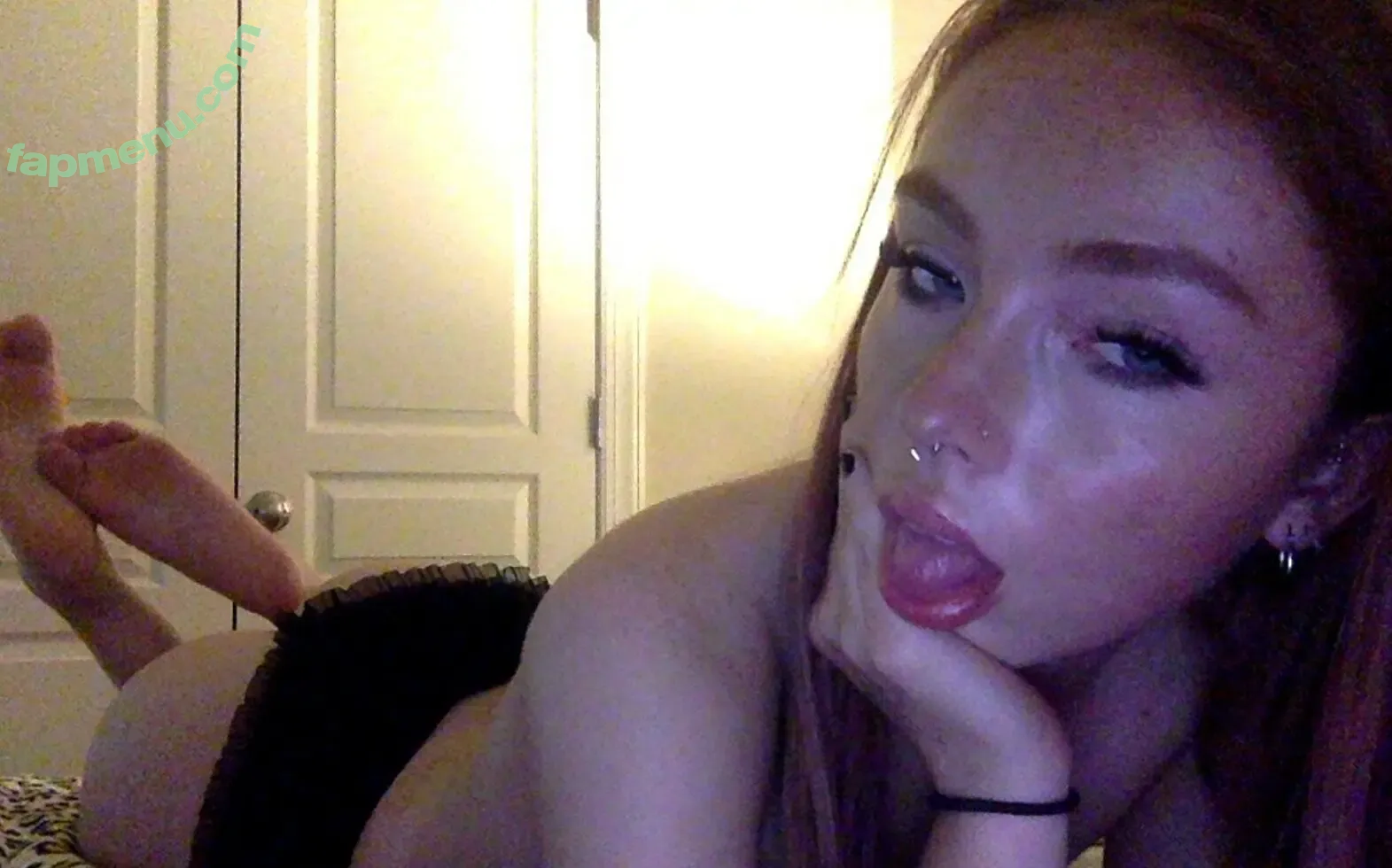 calilov3r nude photo #0020 (caliv3r)