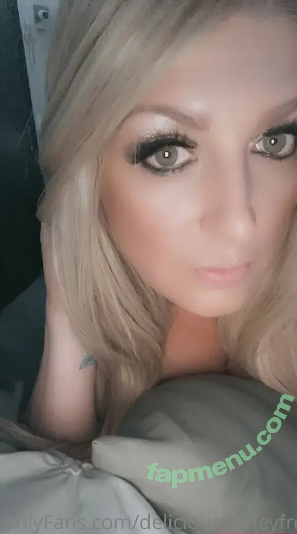 calisunkisseddreamfree nude photo #0015 (calisunkisseddreamfree)