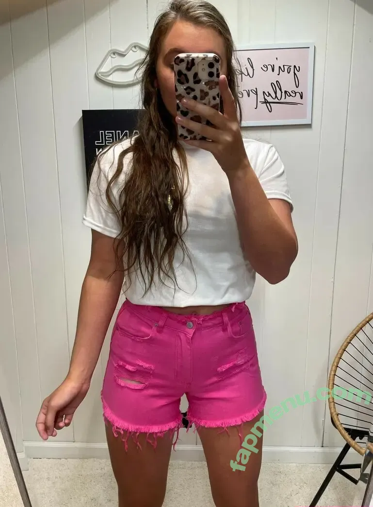 Callie Konopka nude photo #0021 (calliekonopka / mama.cals / naughtyyinlace)