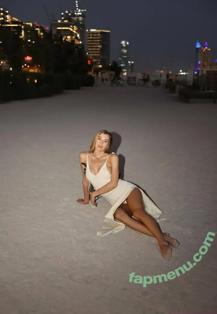 callipygianvip nude photo #0036 (callipygianwomen)