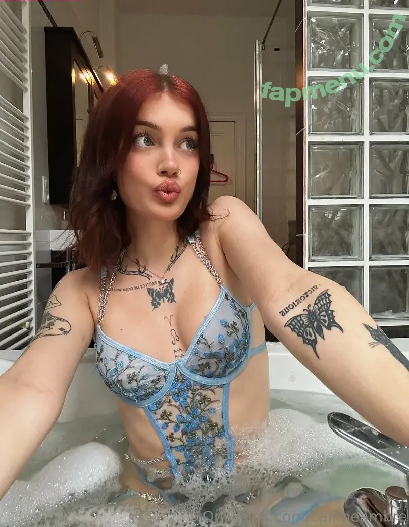 Callmeambre nude photo #0025 (callmeambre1)