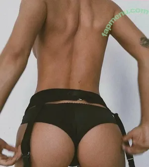  nude photo #0007