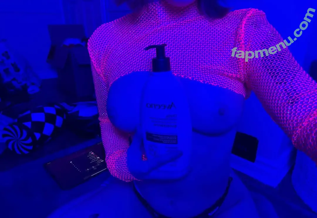 Camcossss nude photo #0037 (low-keydeadinside)