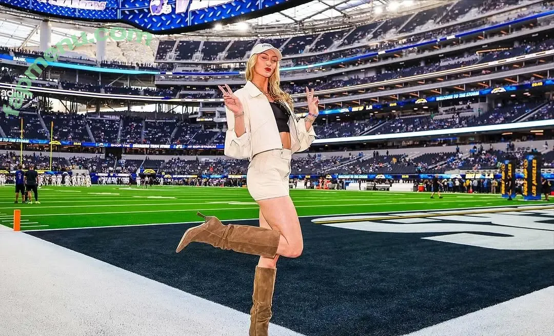 Cameron Brink nude photo #0409 (cameronbrink22)