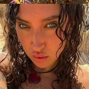 Cameronleia nude photo #0007