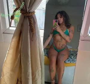 Cameronleia nude photo #0008