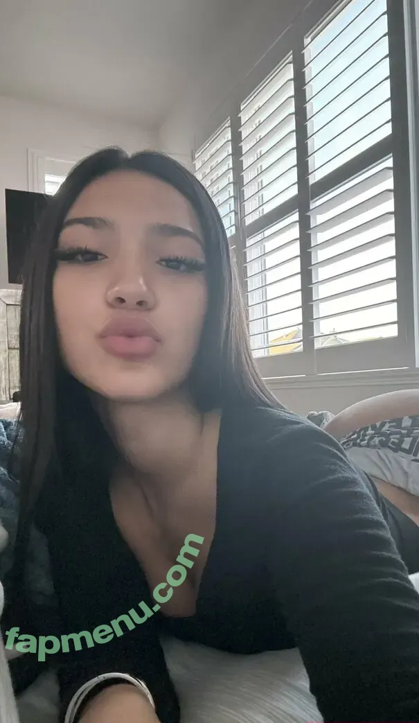camiihenaoo nude photo #0028 (camihenao / hehatecamii)