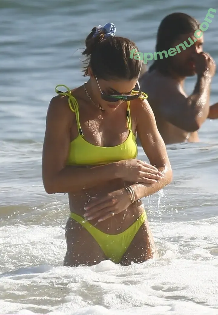 Camila Coelho nude photo #0049 (camilacoelho)