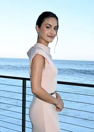 Camila Mendes / camimendes nude photo #0735