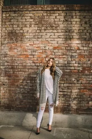 Camila Morrone / camilamorrone nude photo #0200