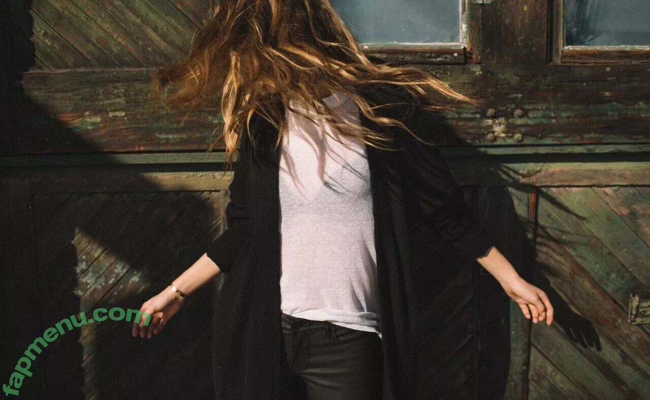 Camila Morrone nude photo #0242 (camilamorrone)