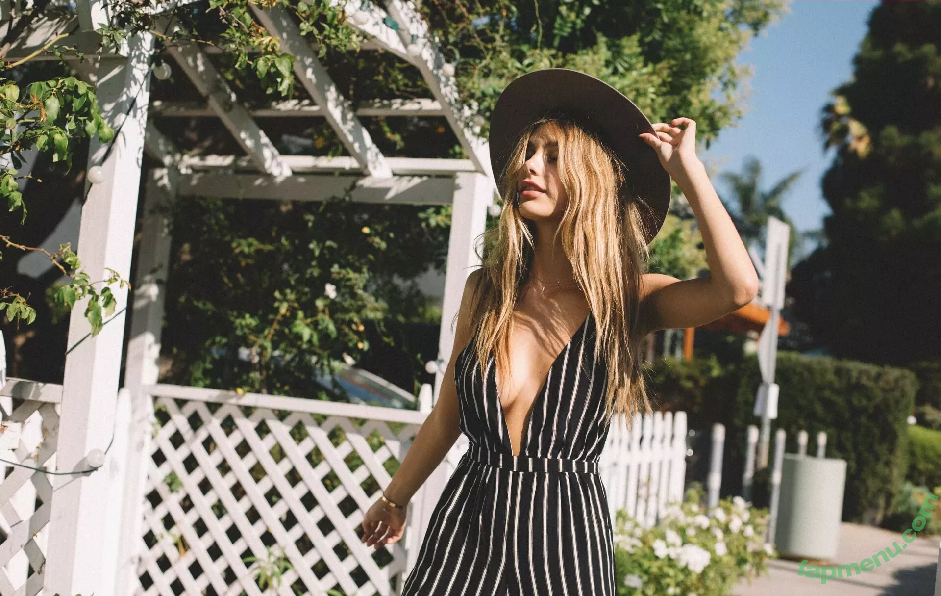 Camila Morrone nude photo #0285 (camilamorrone)