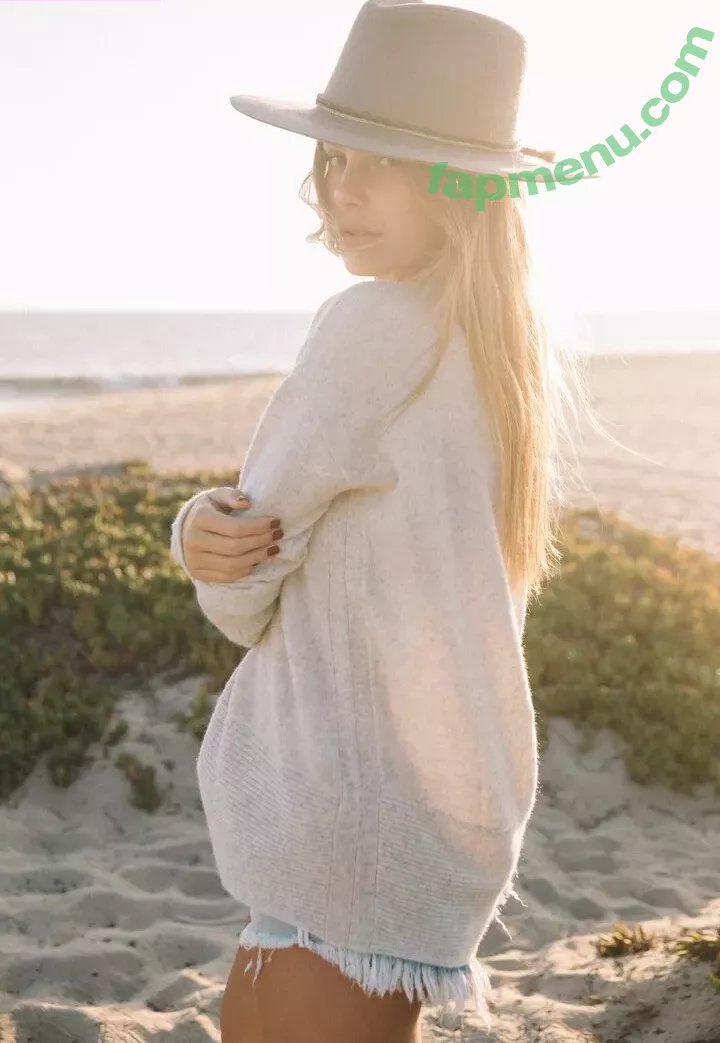 Camila Morrone nude photo #0304 (camilamorrone)